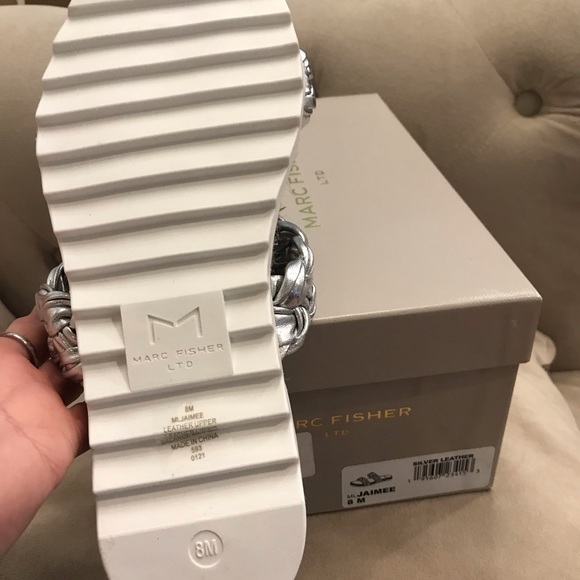 Marc Fisher sandals - Picture 3 of 5